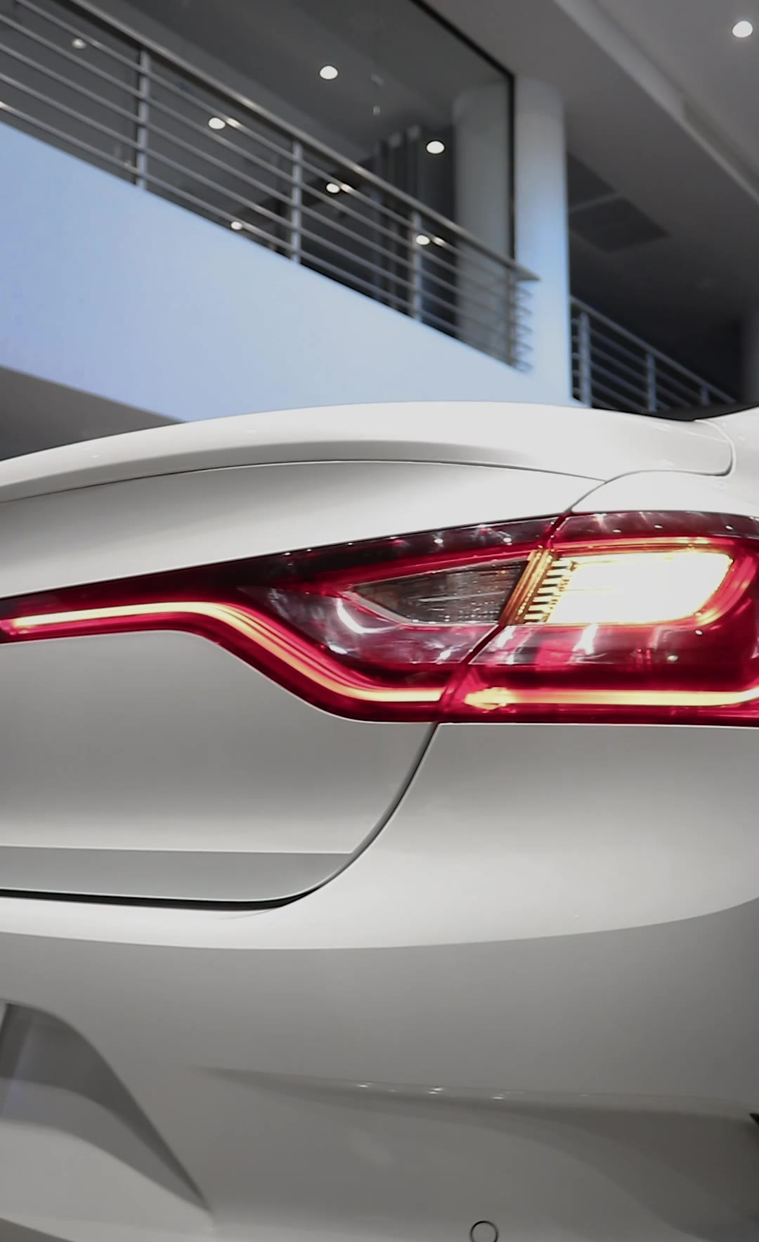 Renault Megane — still 3